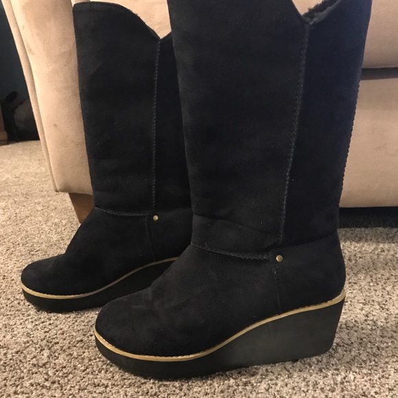 Wedge faux suede boots - Picture 1 of 4